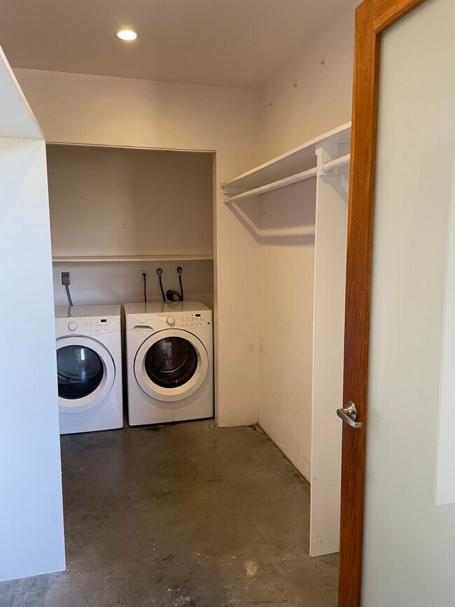 Foto del edificio - 116 E Yanonali St