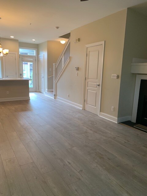Living and kitchen - 1059 Park West Dr