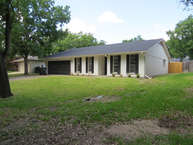 Foto del edificio - "Charming 3-Bed, 2-Bath Gem with 1,654 Sq Ft of Comfort in Temple, TX!"