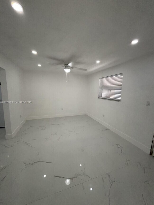 Foto del edificio - 629 SW 10th St