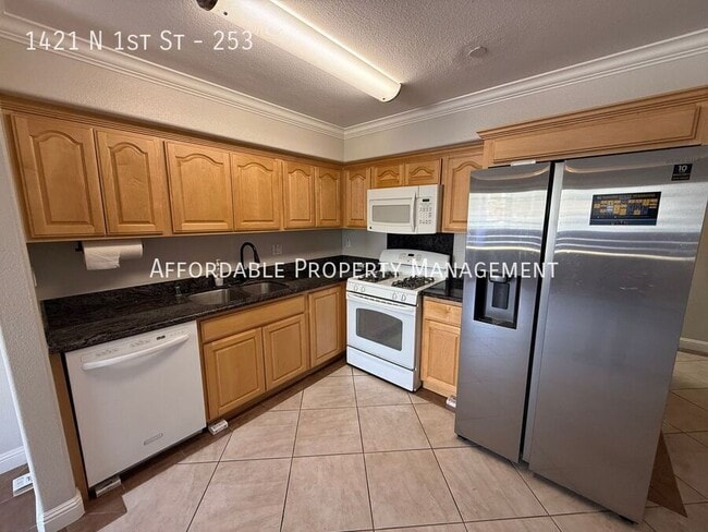 Building Photo - 1421 N First St