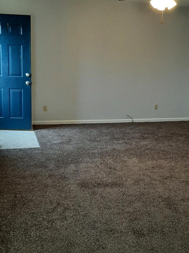 Living room - 523 Hutchens Rd