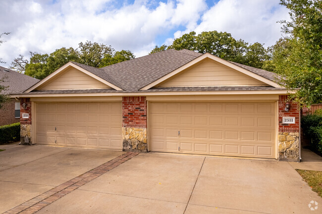 Building Photo - Woodland Estates in Mansfield