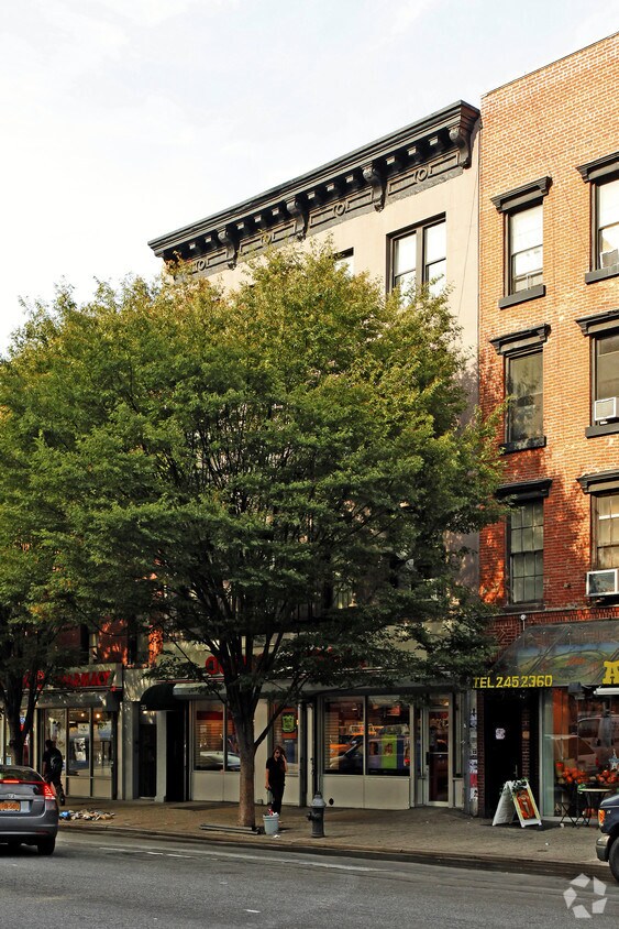 Foto del edificio - 725 Ninth Ave