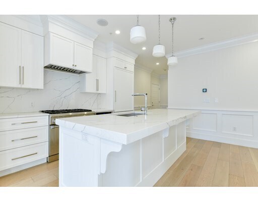 Foto principal - 154 W 8th St