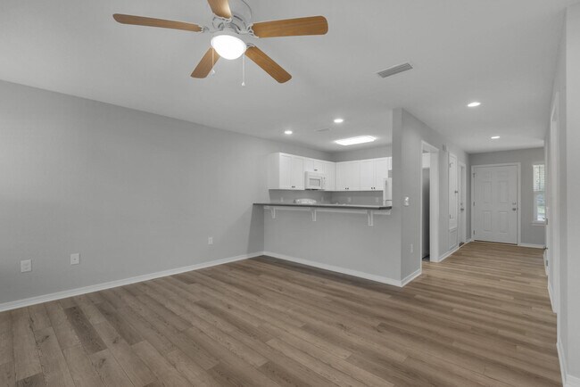 Building Photo - 2255 Whitman Ln