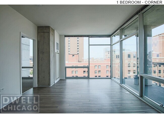 Building Photo - 801 N LaSalle Dr