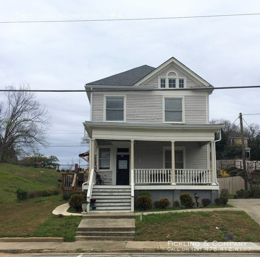 1065 Oglethorpe St Unit A, Macon, GA 31201 Room for Rent in Macon