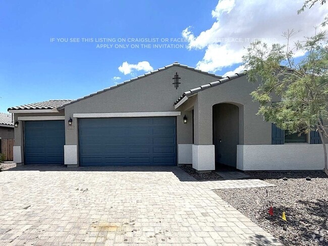 Building Photo - 17705 W Pinnacle Vista Dr