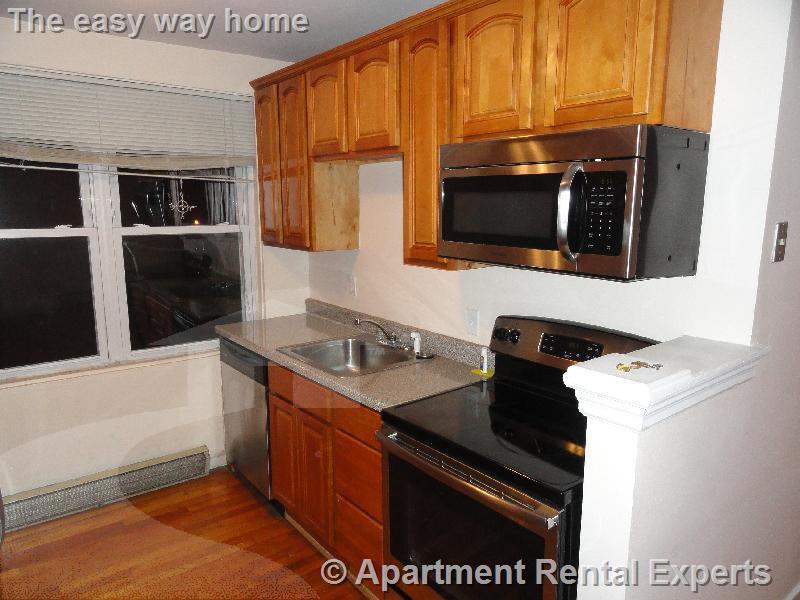 Primary Photo - 402 Highland Ave