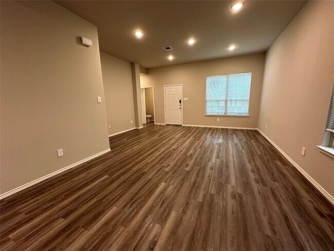 Foto del edificio - 6381 Oak Knoll Rd
