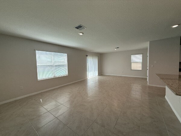 Foto del edificio - Large 4 Bedroom/2.5 Bathroom Home in Thompson Grove