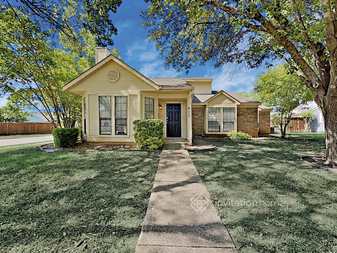 Primary Photo - 413 Creekwood Ln