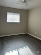 Building Photo - 127 Monroe St