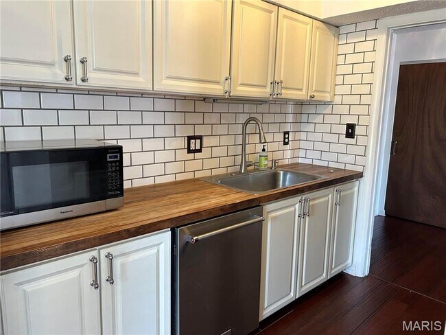 Foto del edificio - 14471 Bantry Ln