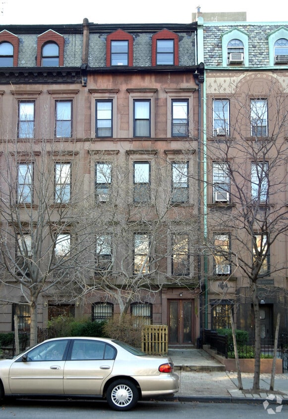 Primary Photo - 258 Clinton Ave