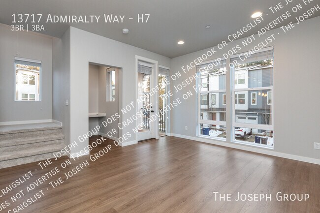 Foto del edificio - 13717 Admiralty Way