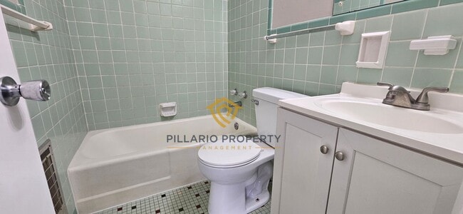 Building Photo - Renovated 1 Bedroom at Campbell Apartments Near Downtown Available Now!
