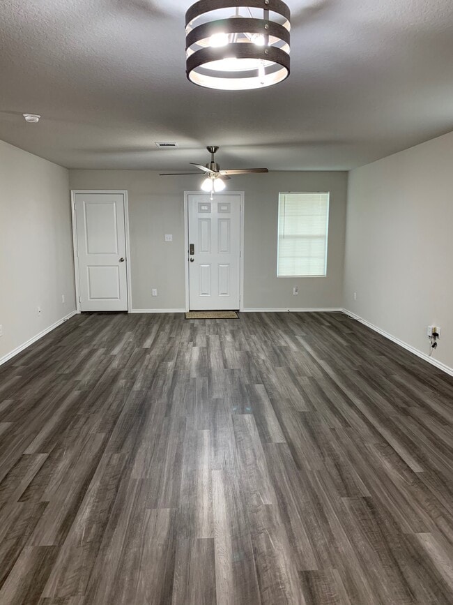Building Photo - 4114 Mesa Cove