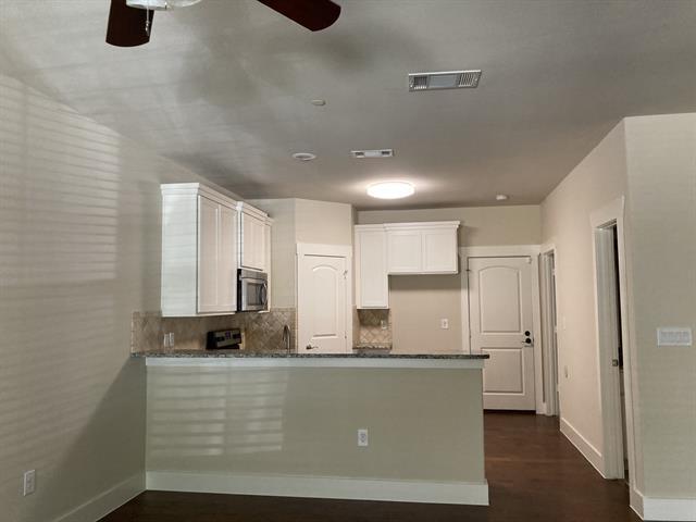 Foto del edificio - 309 Lily Ln