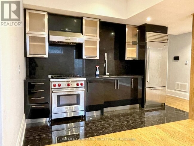 Building Photo - 597 Montbeck Crescent