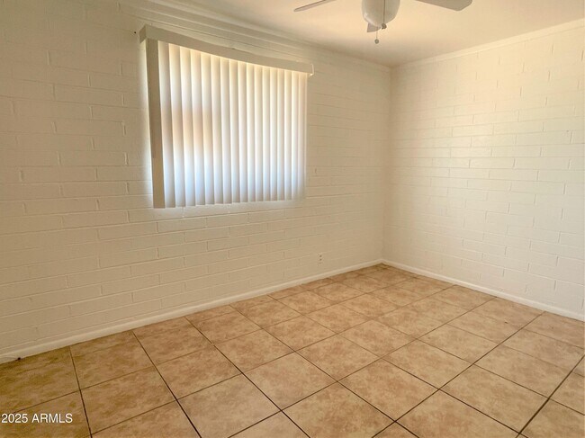 Building Photo - 636 S Olive
