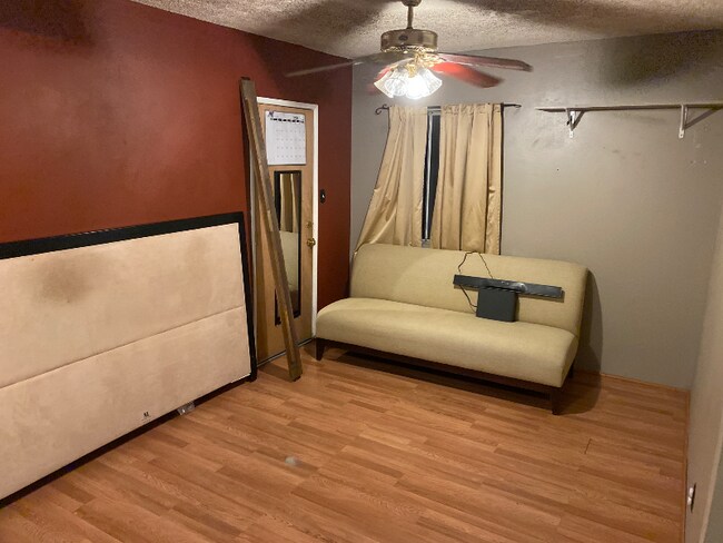 Foto del edificio - 14423 Mansel Ave