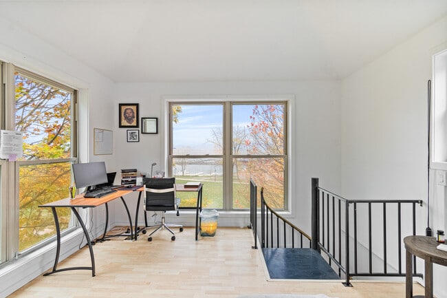 Building Photo - 216 Lake St