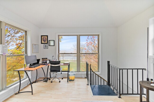 Foto del edificio - 216 Lake St