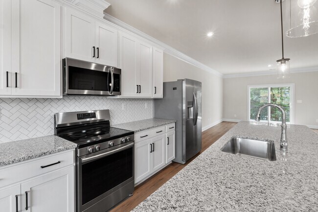 Foto del edificio - 5018 Lindley Pl