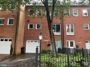 Building Photo - 6929 Mclean Park Manor Ct
