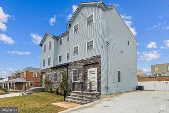 Building Photo - 1214 Roosevelt Dr