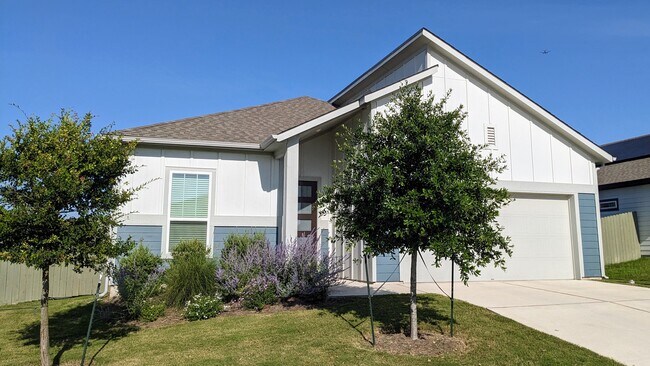 Foto del edificio - 16529 Glimmering Rd