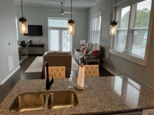 Open Floor Plan! - 214 N Main St