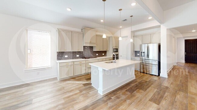 Building Photo - 1908 Briar Hl Dr