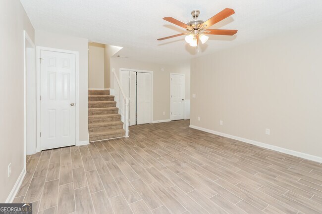 Foto del edificio - 170 Woodcrest Dr