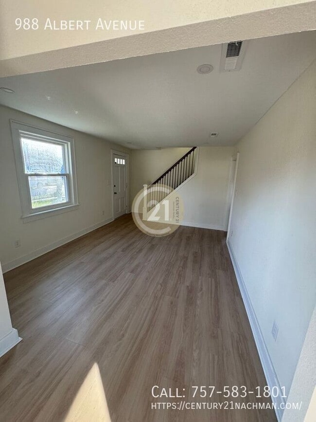 Building Photo - 988 Albert Ave