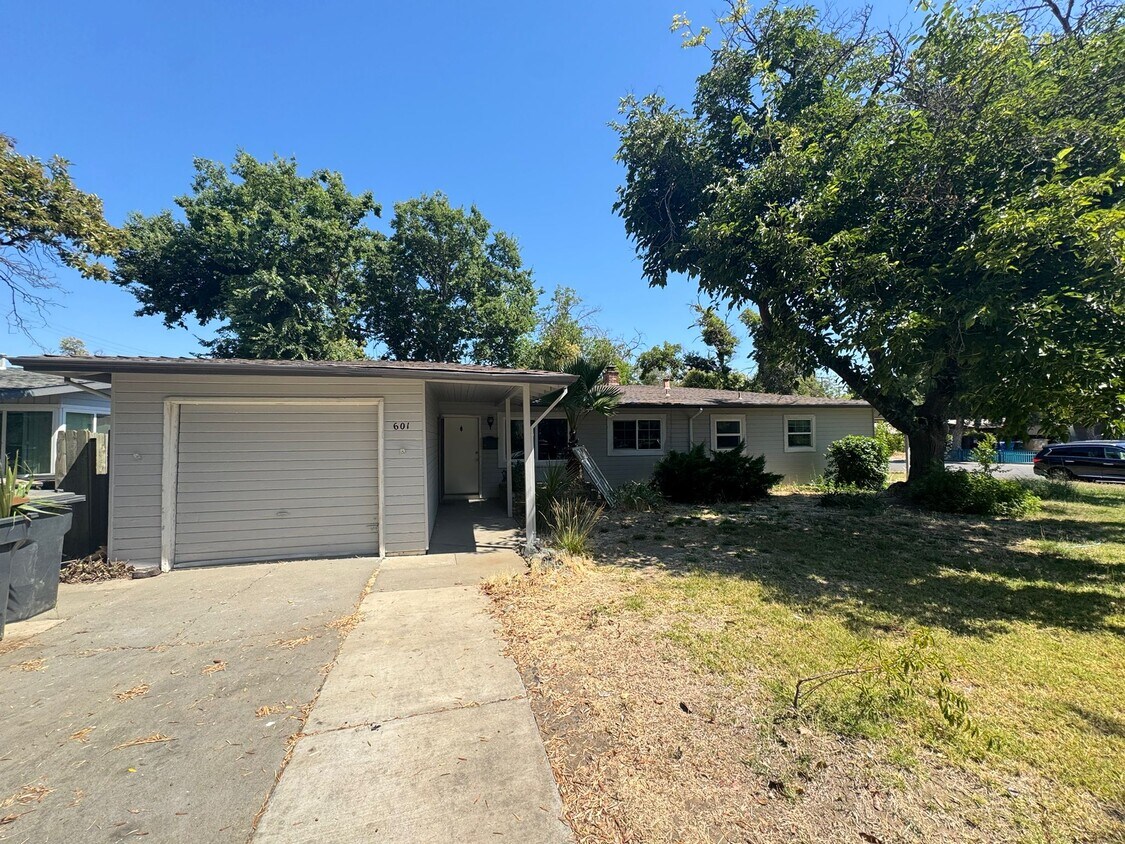 Foto principal - 601 Russell Blvd