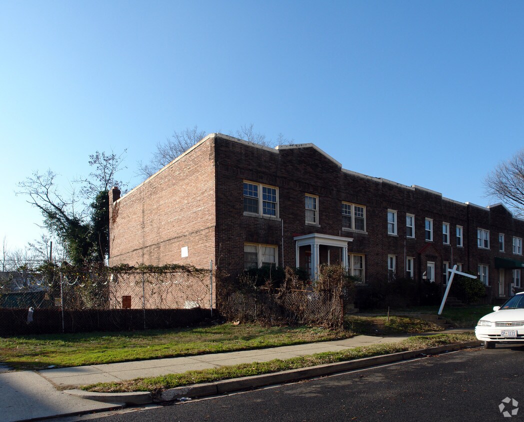 Foto principal - 1713 E St NE
