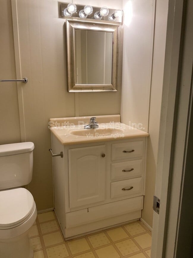 Building Photo - 2511 Evergreen Ave