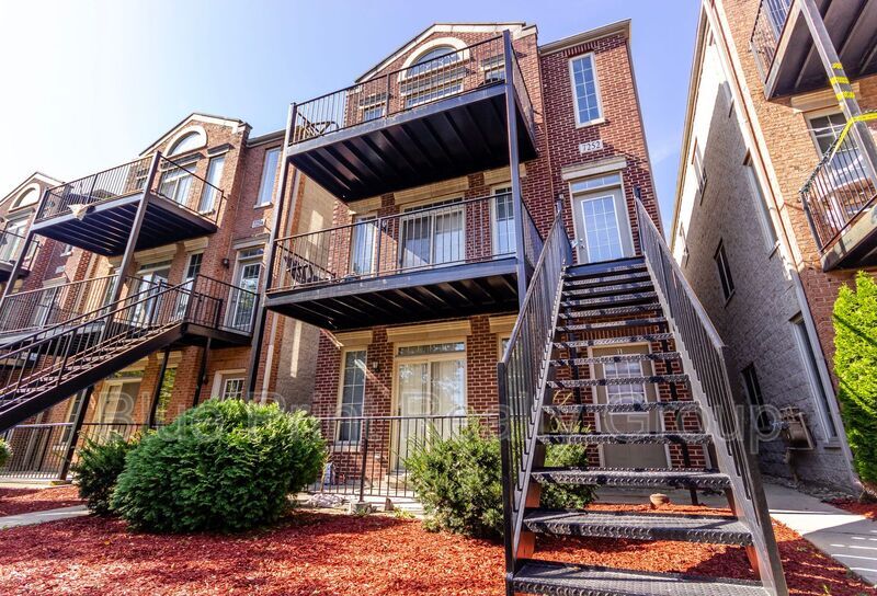 7250 S 7250 S Unit 1, Chicago, IL 60649 Condo for Rent in Chicago, IL