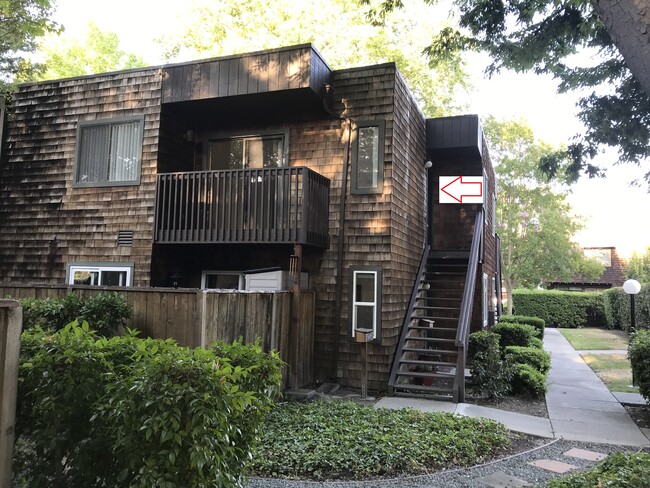 Building: 2nd floor unit with private entrance - 1177 Honey Trl
