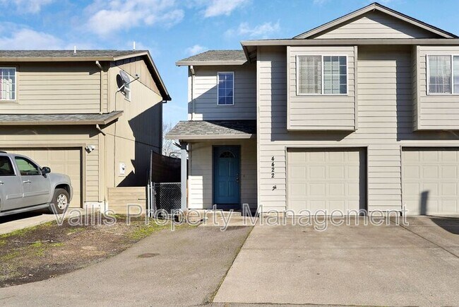 Foto del edificio - 4422 Remington Pl NE