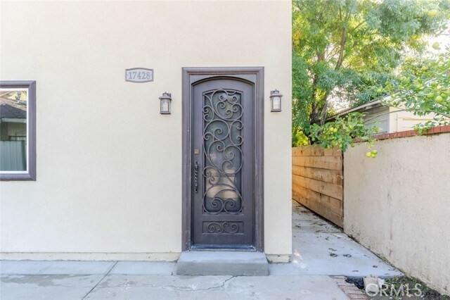 Foto del edificio - 17428 Roscoe Blvd