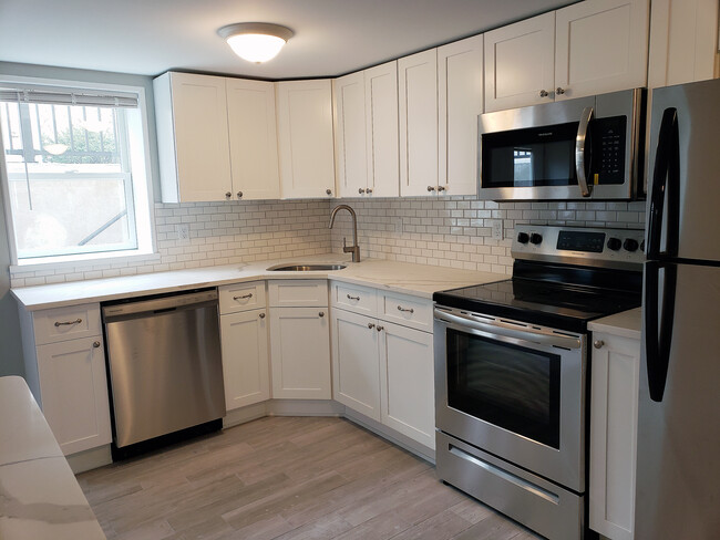 Building Photo - 3 Mill Brook Dr