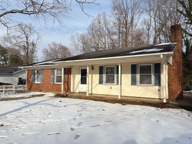 Foto del edificio - MOVE IN SPECIAL: 3 Bedroom, 2 Bathroom House in Burlington!