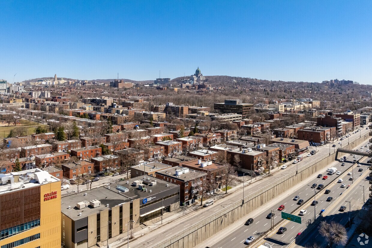 Photo aérienne - 5915 Décarie