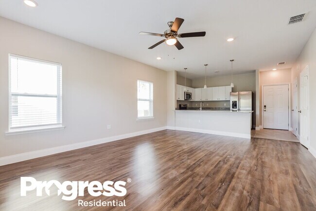 Building Photo - 118 Eleven Oaks Cir