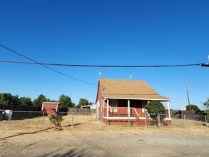 Building Photo - 9411 Windmill St