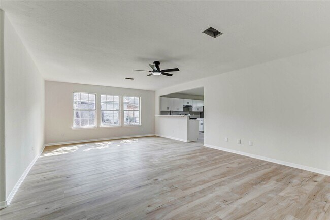 Foto del edificio - 10102 Wiggins St